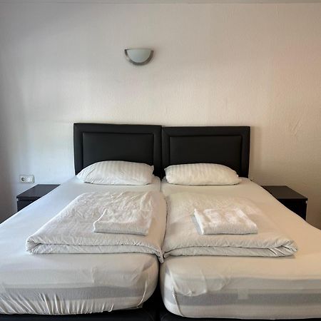 Hotel Garni Emir โคโลญ ภายนอก รูปภาพ