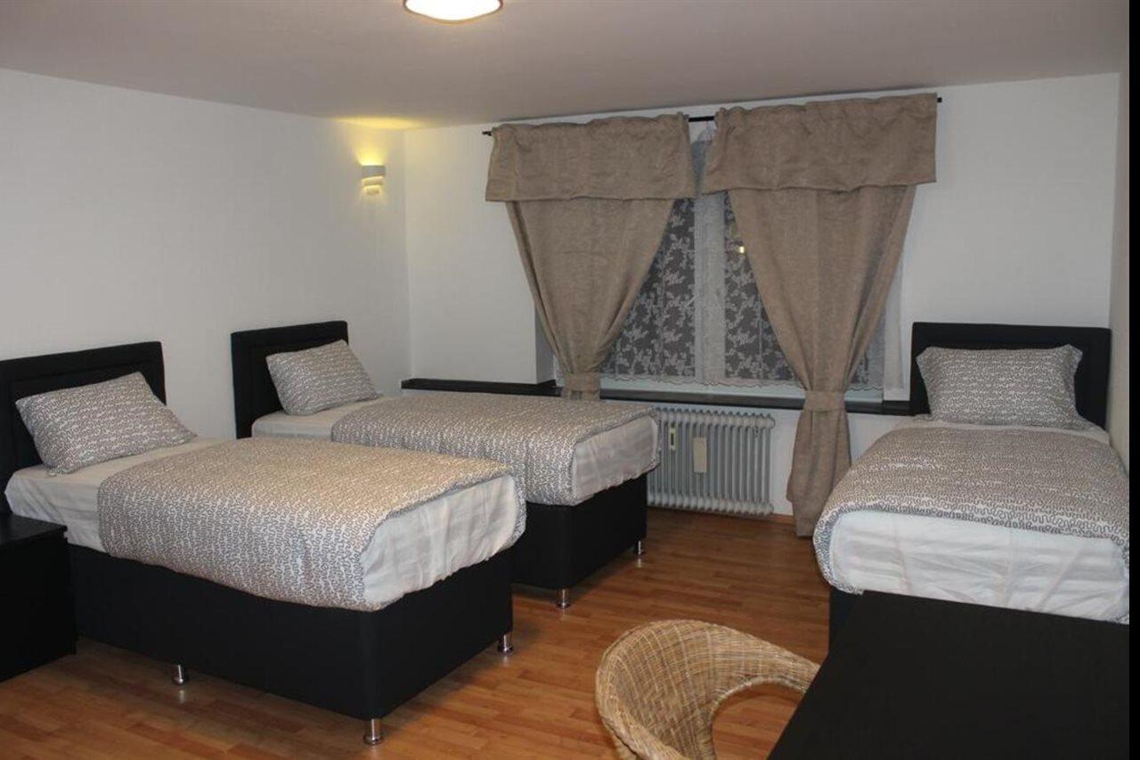 Hotel Garni Emir โคโลญ ภายนอก รูปภาพ