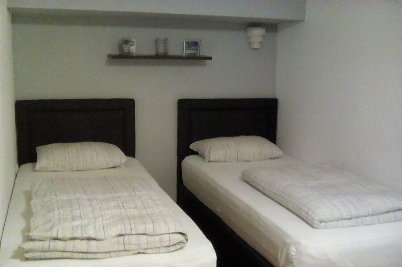 Hotel Garni Emir โคโลญ ภายนอก รูปภาพ