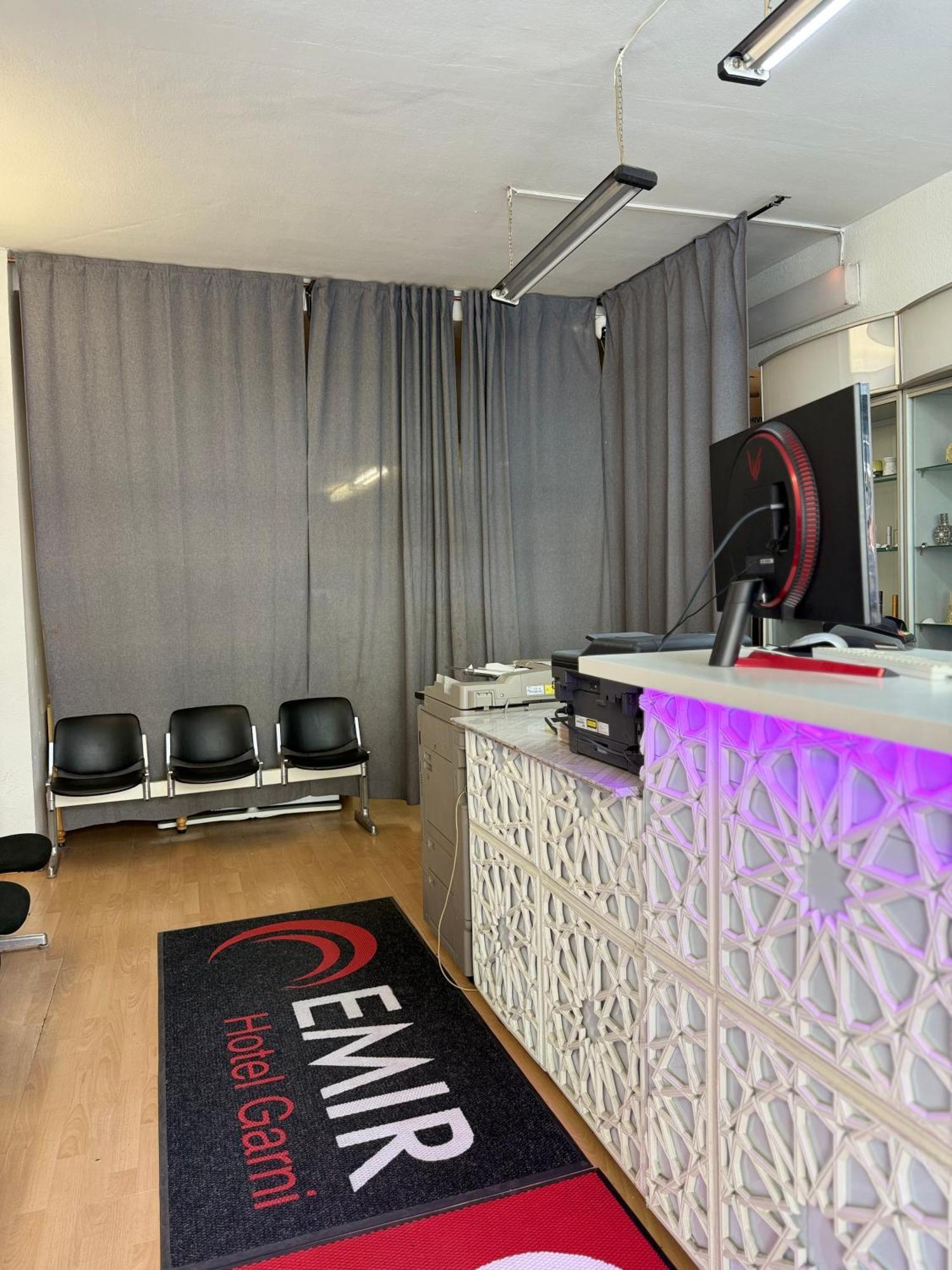Hotel Garni Emir โคโลญ ภายนอก รูปภาพ
