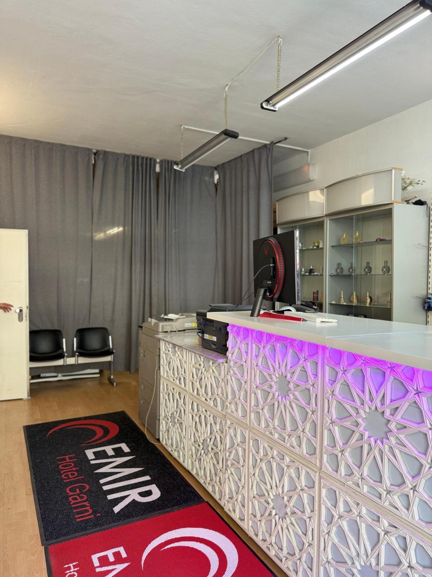 Hotel Garni Emir โคโลญ ภายนอก รูปภาพ