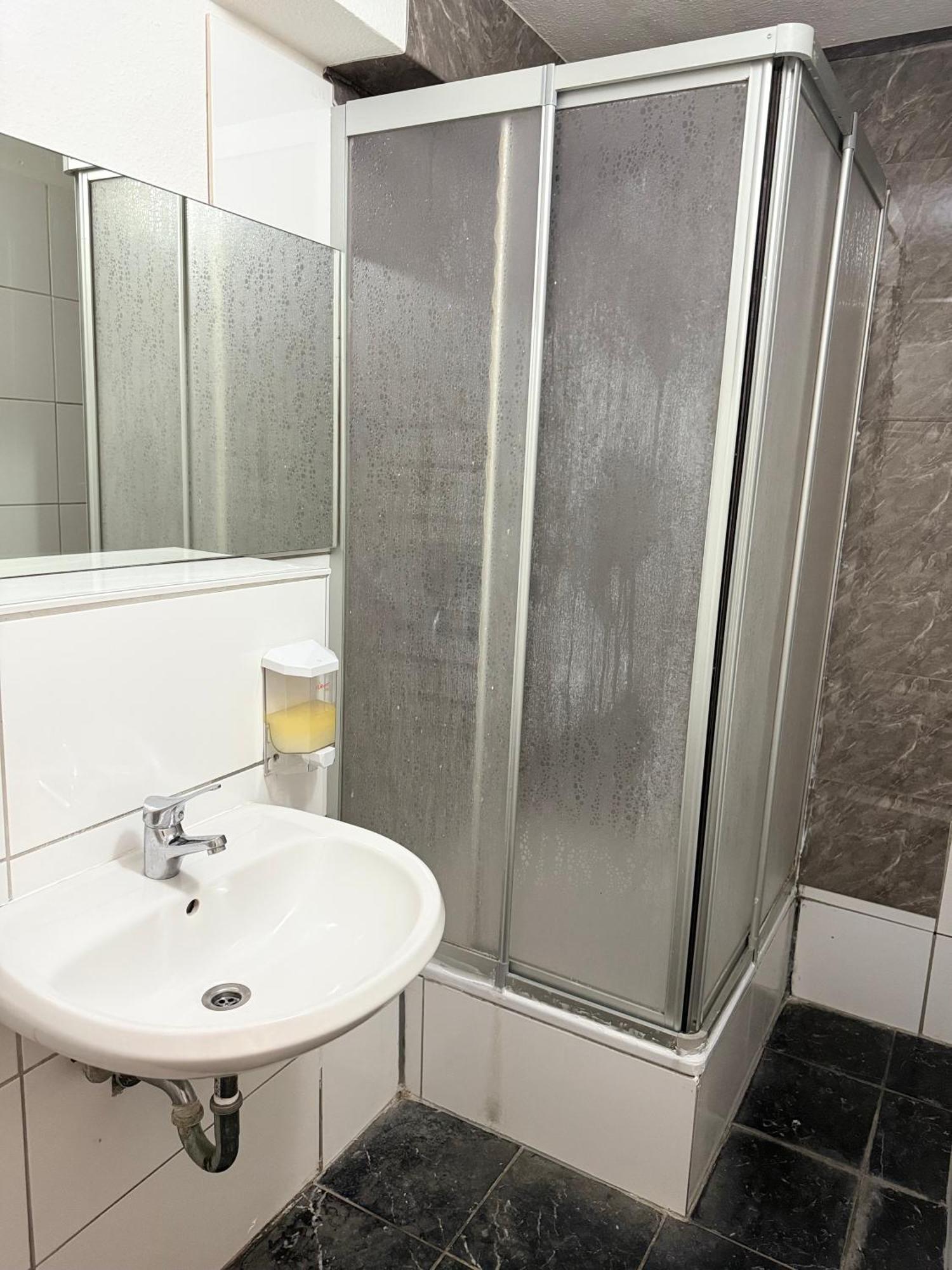 Hotel Garni Emir โคโลญ ภายนอก รูปภาพ