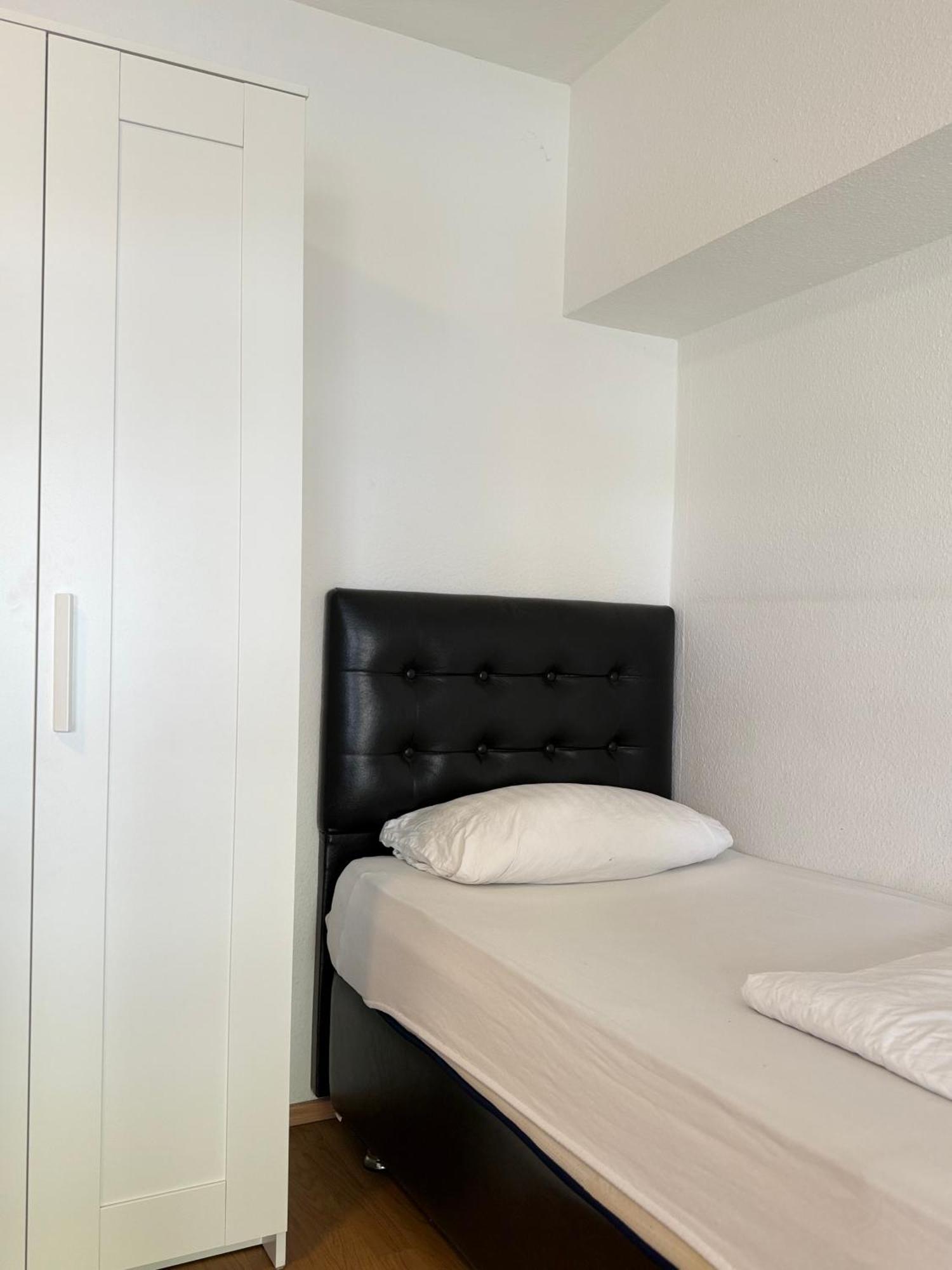 Hotel Garni Emir โคโลญ ภายนอก รูปภาพ