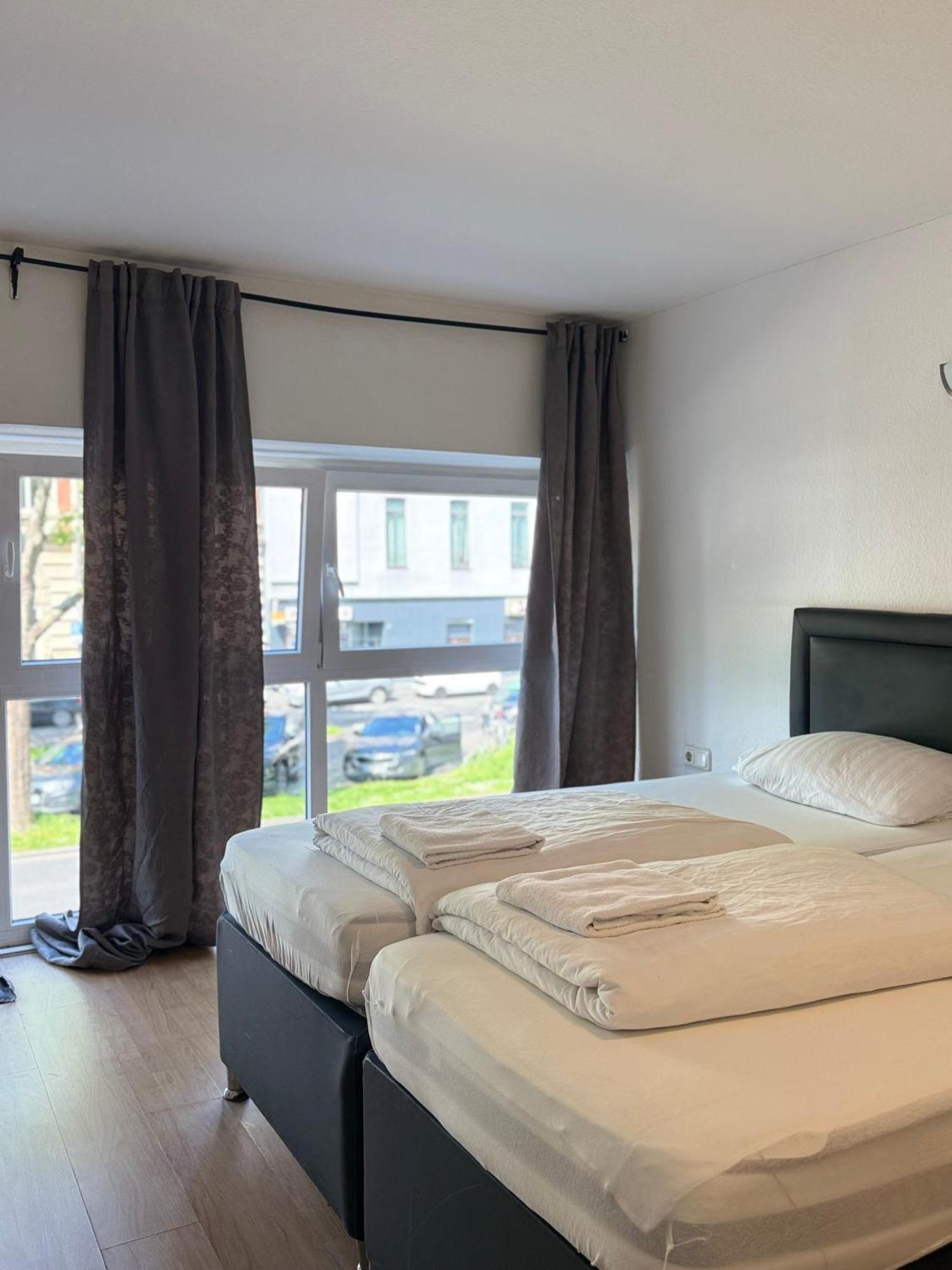 Hotel Garni Emir โคโลญ ภายนอก รูปภาพ