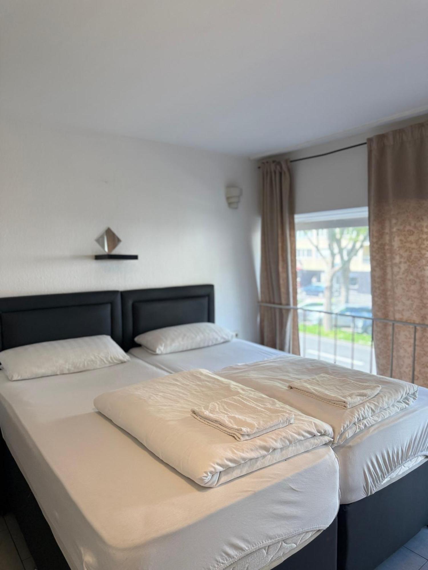 Hotel Garni Emir โคโลญ ภายนอก รูปภาพ