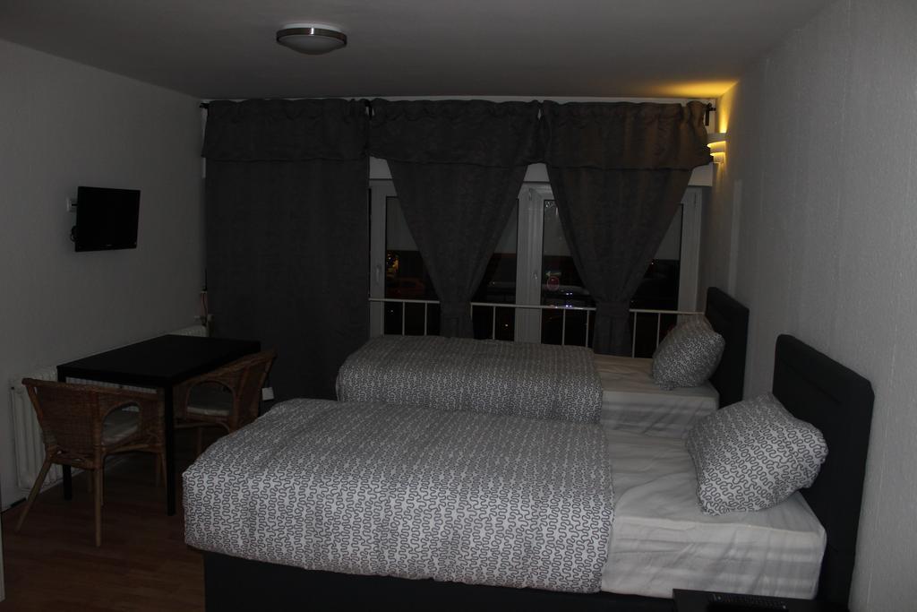 Hotel Garni Emir โคโลญ ห้อง รูปภาพ
